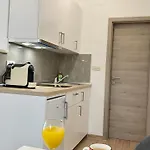Komljenovic 아파트