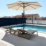 Apartamento Komljenovic Pula