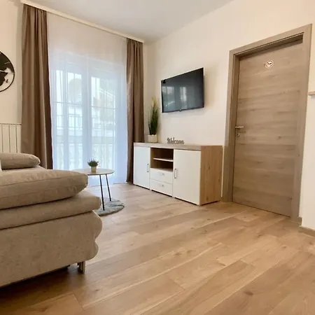 Komljenovic Apartment *